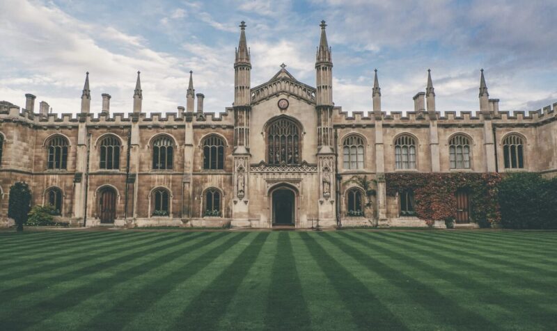 日本におけるリカレント教育の取り組み