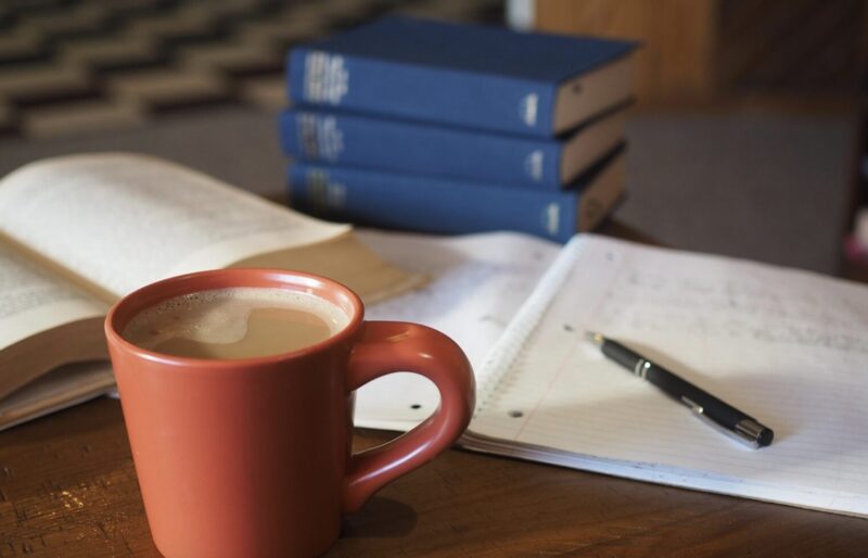 リカレント教育とリスキリングの違いを理解して賢く学び直そう！