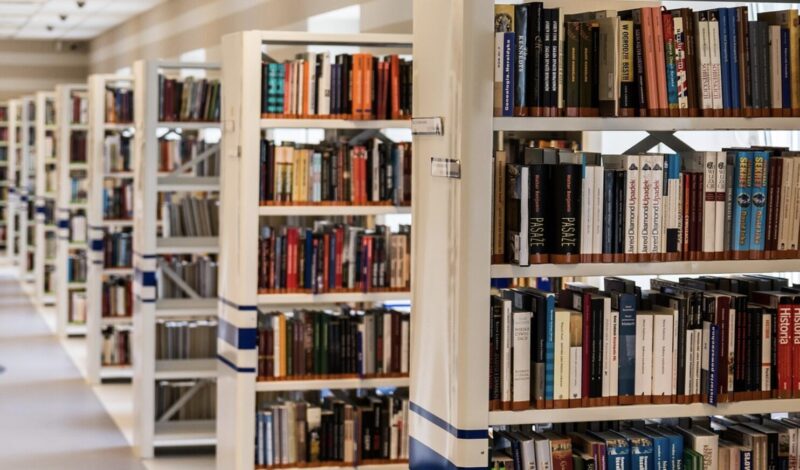 リカレント教育が注目される背景